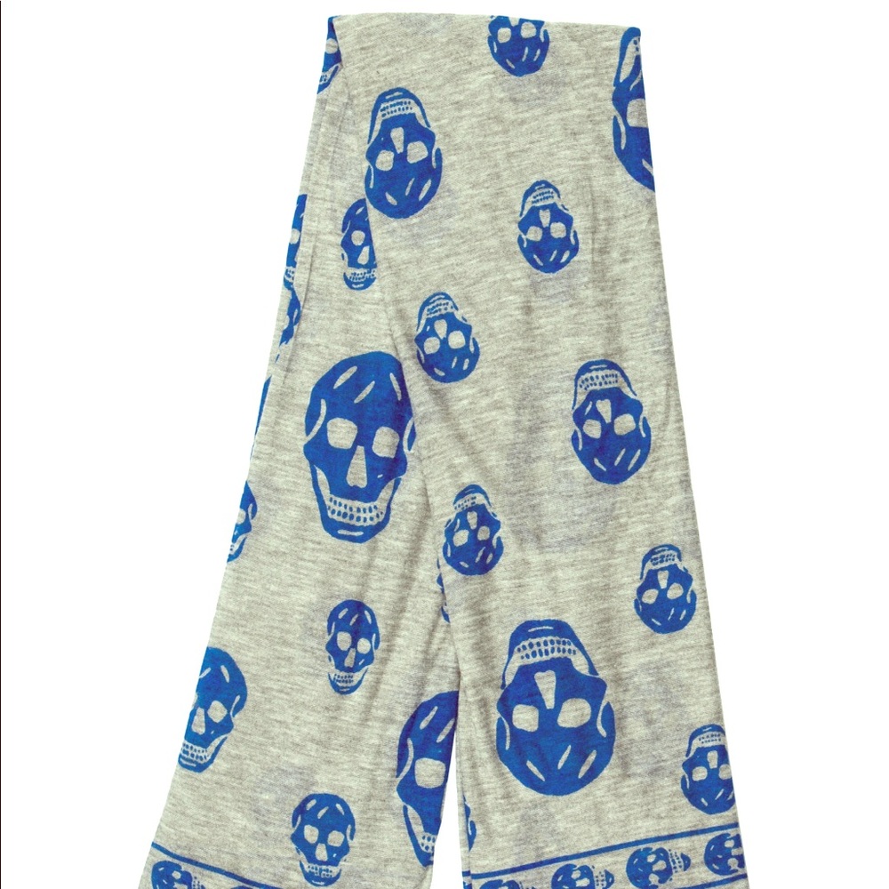 Printed woven scarf